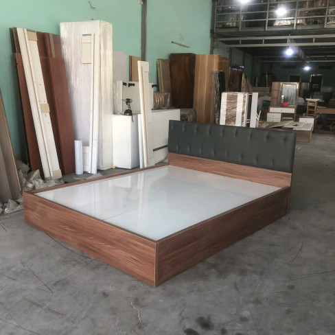 Giường Ngủ Gỗ MDF Phủ Melamine Bọc Nệm Hiện Đại Màu Óc Chó HK 577
