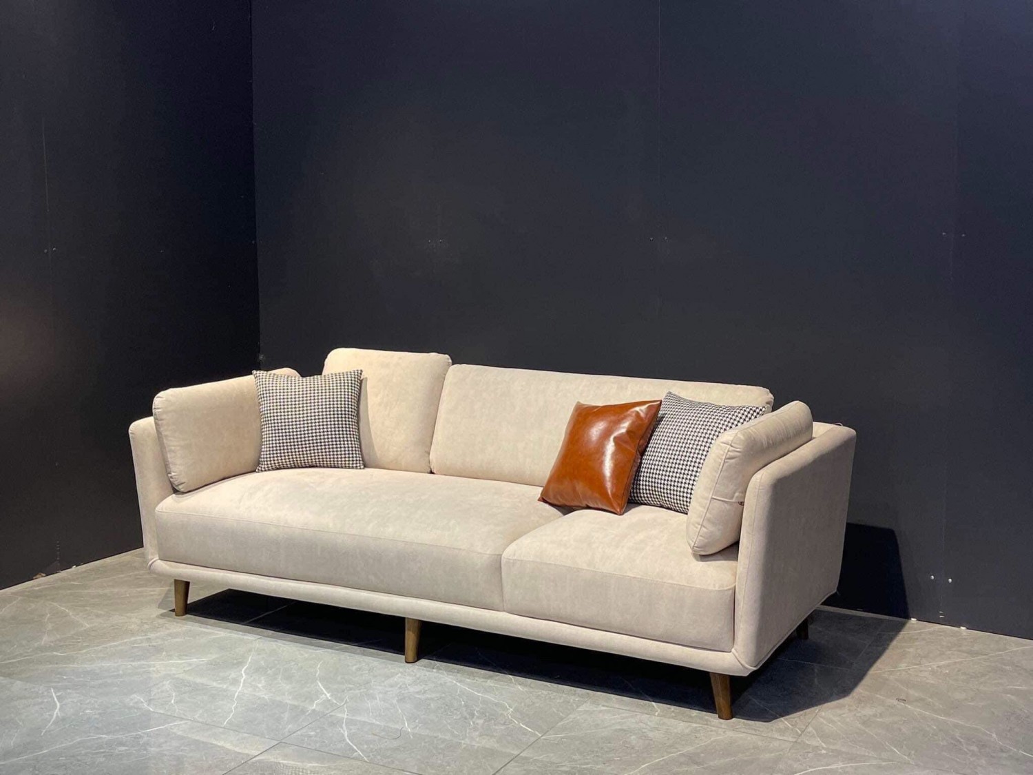 /uploads/shops/sofa/bang-chu-u-1m8x80cm-mau-kem.jpg